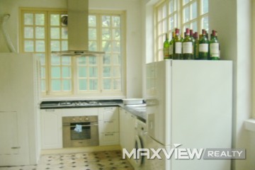 Old Apartment on Fenyang Road 1bedroom 150sqm ¥20,000 L01470