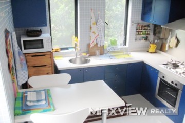 Old Lane House on Jianguo W. Road 2bedroom 130sqm ¥25,000 L00885