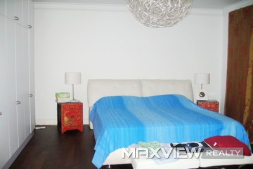 Old Lane House on Jianguo W. Road 2bedroom 130sqm ¥25,000 L00885