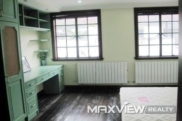 Old Lane House on Zhenning Road 4bedroom 200sqm ¥35,000 L00375