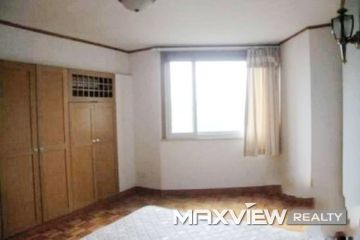 Old Apartment on Yandang Road 4bedroom 150sqm ¥30,000 L00564