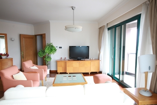 华山公寓 4bedroom 245sqm ¥36,000 SH014385