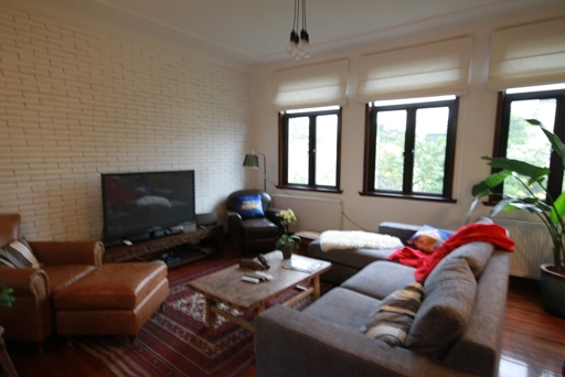 Old Apartment on Huaihai M. Road 4bedroom 220sqm ¥50,000 L00777