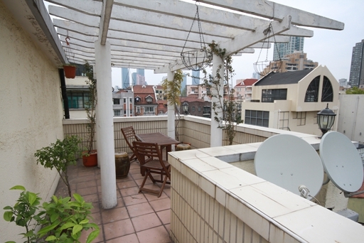 Old Apartment on Huaihai M. Road 4bedroom 220sqm ¥50,000 L00777