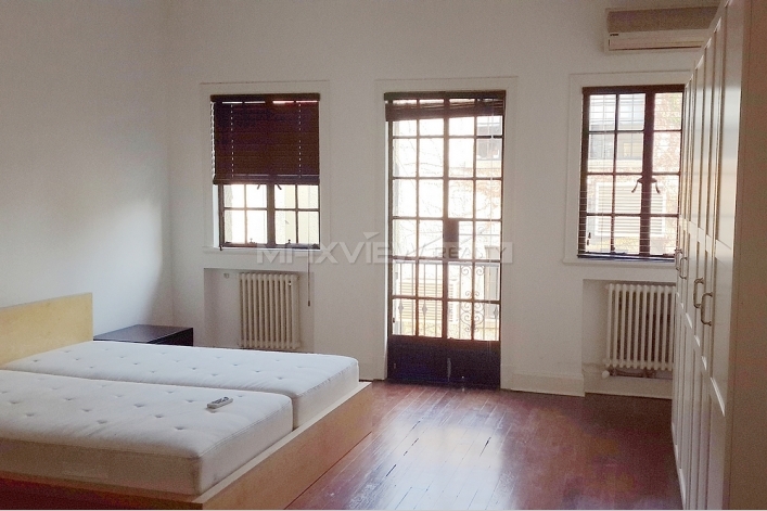 Old Apartment on Yuyuan Road 3bedroom 160sqm ¥32,000 SH004528