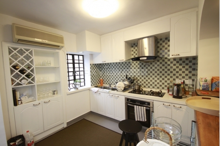 Old Lane House on Wulumuqi M. Road 3bedroom 150sqm ¥26,000 SH009201