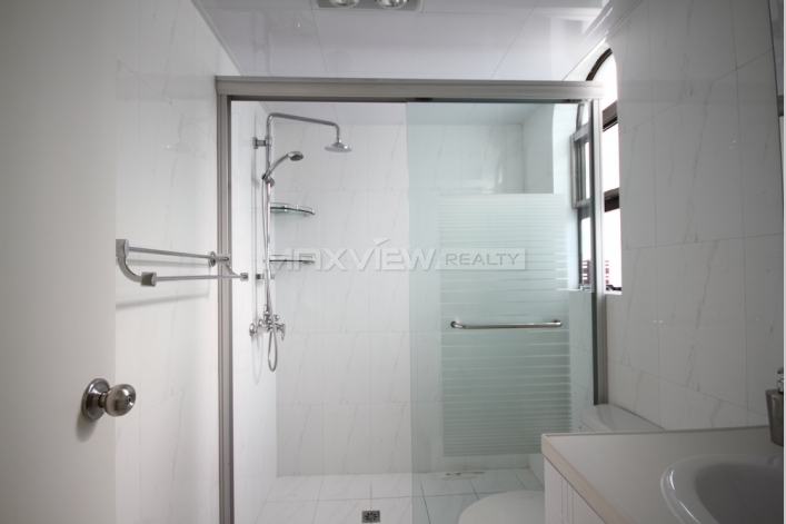 Green Valley Villa   |   绿谷别墅 5bedroom 250sqm ¥58,000 SH013102