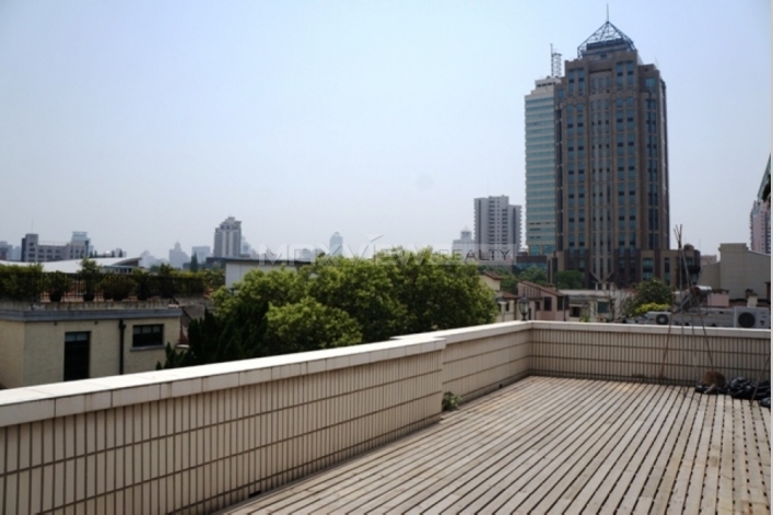 Old Apartment on Huaihai M. Road 4bedroom 200sqm ¥40,000 L00777