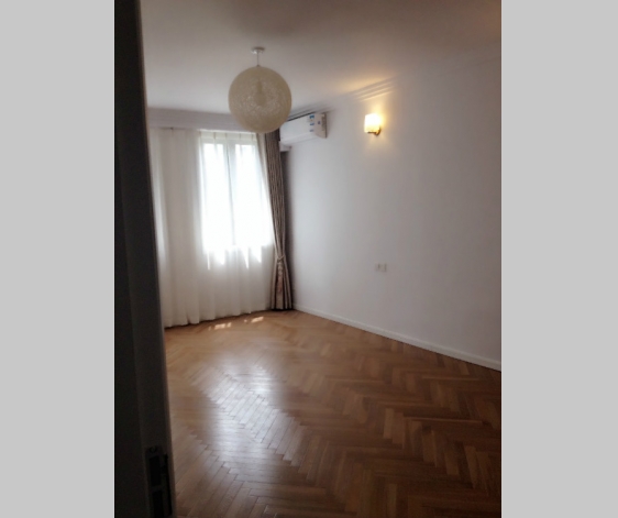 Old Apartment on Huaihai M. Road 3bedroom 150sqm ¥26,000 SH012398