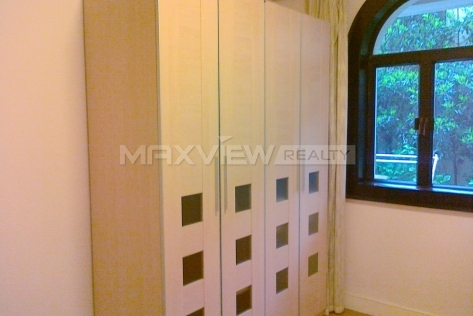 Old Lane House on Wulumuqi S. Road 3bedroom 137sqm ¥30,000 L00132
