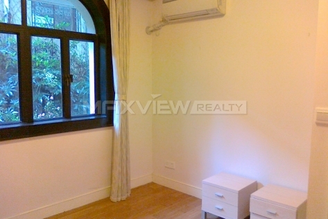 Old Lane House on Wulumuqi S. Road 3bedroom 137sqm ¥30,000 L00132