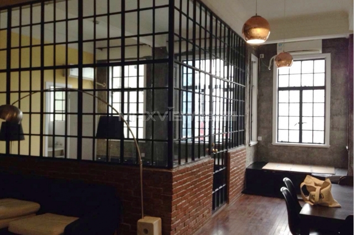 Old Apartment on North Suzhou Road Rental in Shanghai 2bedroom 109sqm ¥22,000 SH016128