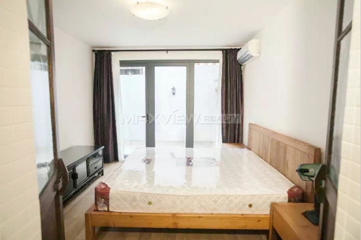 Rent Glamorous Old Apartment on Xinhua Road 2bedroom 120sqm ¥25,000 SH016149