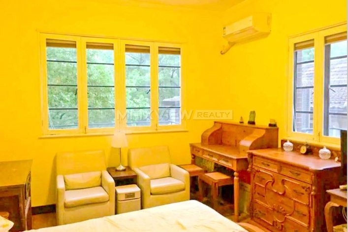 Old Apartment on Yuqing Road 3bedroom 130sqm ¥28,000 SH016480