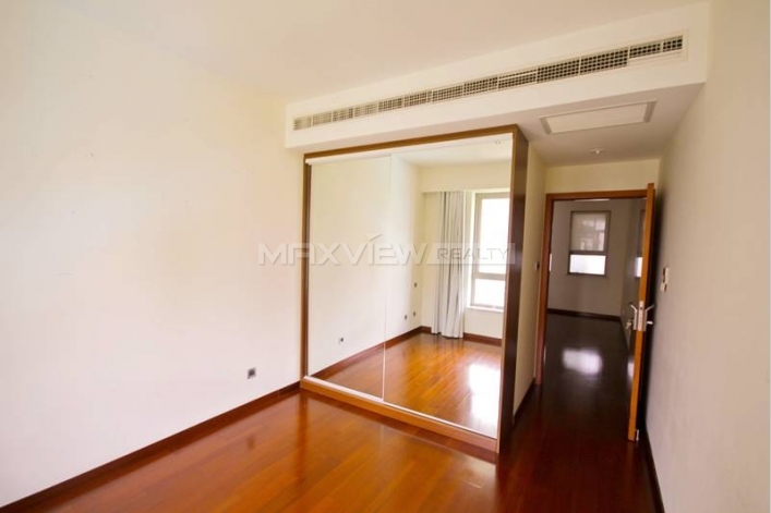 Rent a goodsight seeing apartment in Yanlord Town 3bedroom 165sqm ¥40,000 SH016589