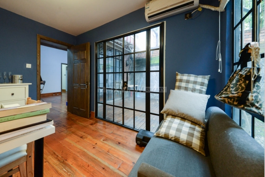 Old lane house on Zhenning Rd with private garden 2bedroom 126sqm ¥26,500 SH900001