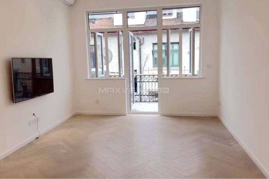 Rent a house in Shanghai on Yanqing Road 2bedroom 125sqm ¥30,000 SH017002