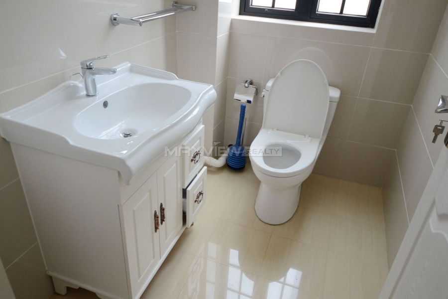 Shanghai property on Huaihai M. Road 3bedroom 120sqm ¥18,000 SH017130