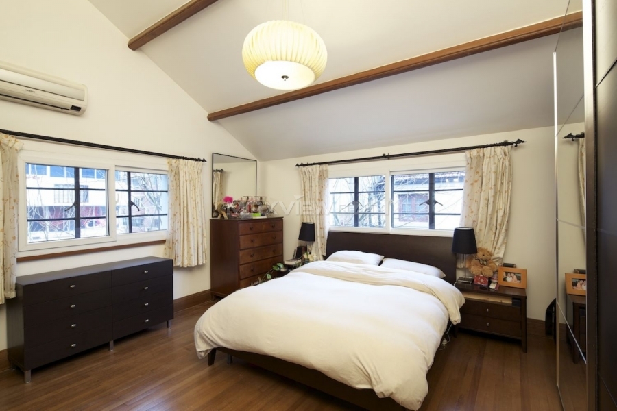 Rent apartment in Shanghai on Maoming N. Road 2bedroom 130sqm ¥25,000 SH017326