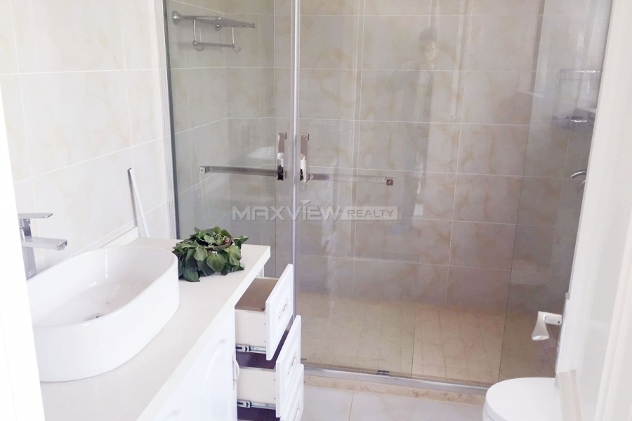 Rent a house in Shanghai Modern Villa 4bedroom 347sqm ¥42,000 QPV00912