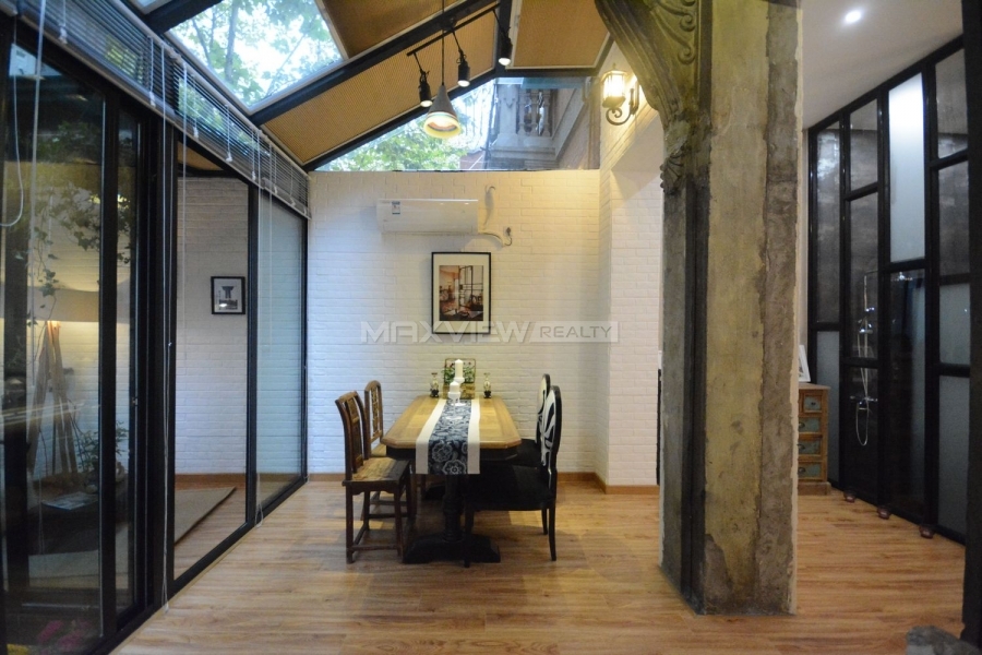 Shanghai old apartment rental on Weihai Road 2bedroom 108sqm ¥22,000 SH017414