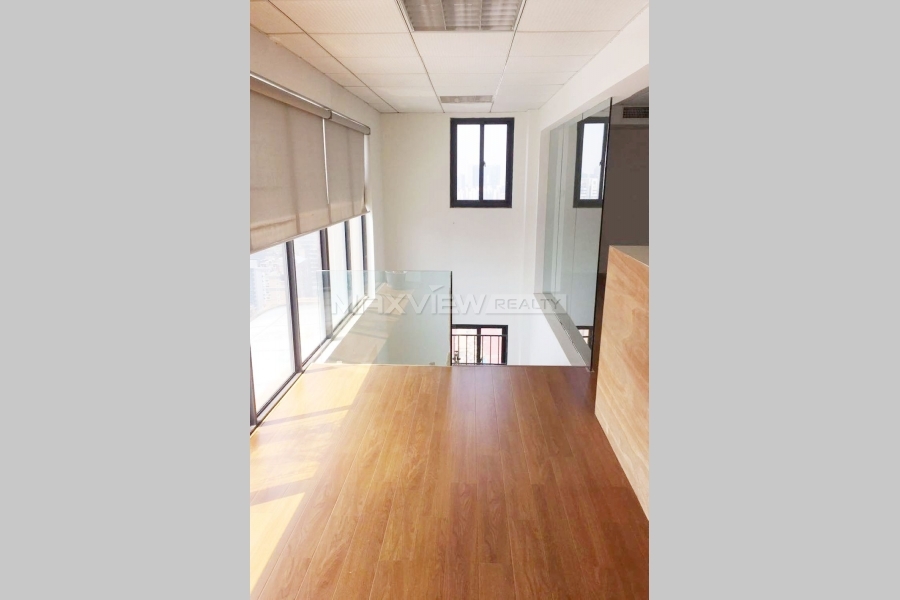 Rent a roof house in Shanghai on Yanan W. Road 4bedroom 240sqm ¥25,000 SH017468