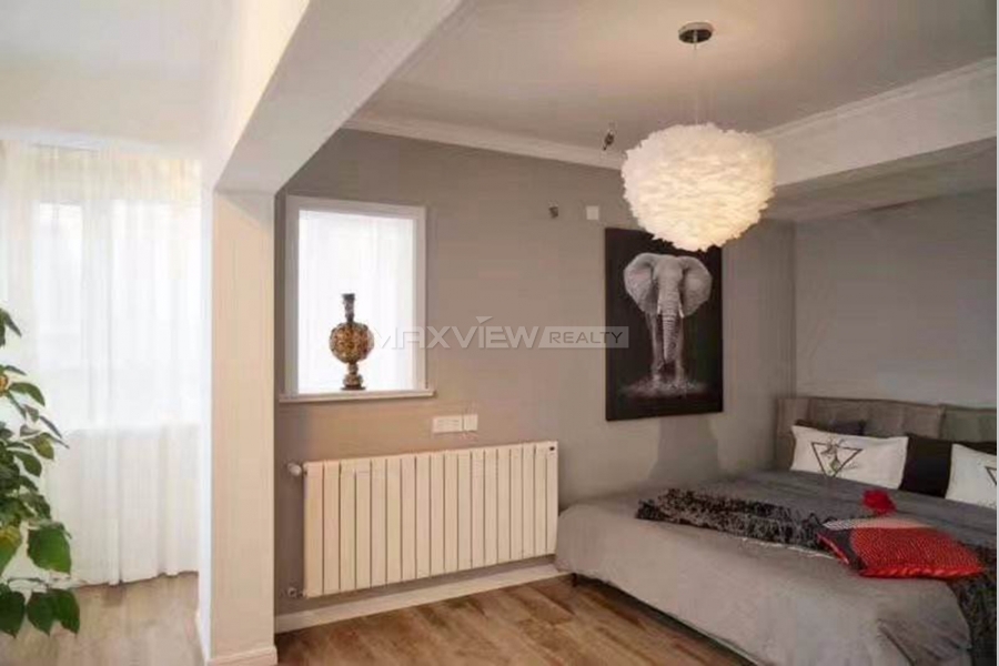 Old apartment for rent on Huaihai M Rd 2bedroom 110sqm ¥25,000 SH017495