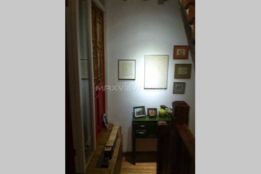 Old lane house for rent on Fuxing M Rd with private terrace 3bedroom 230sqm ¥45,000 SH017494