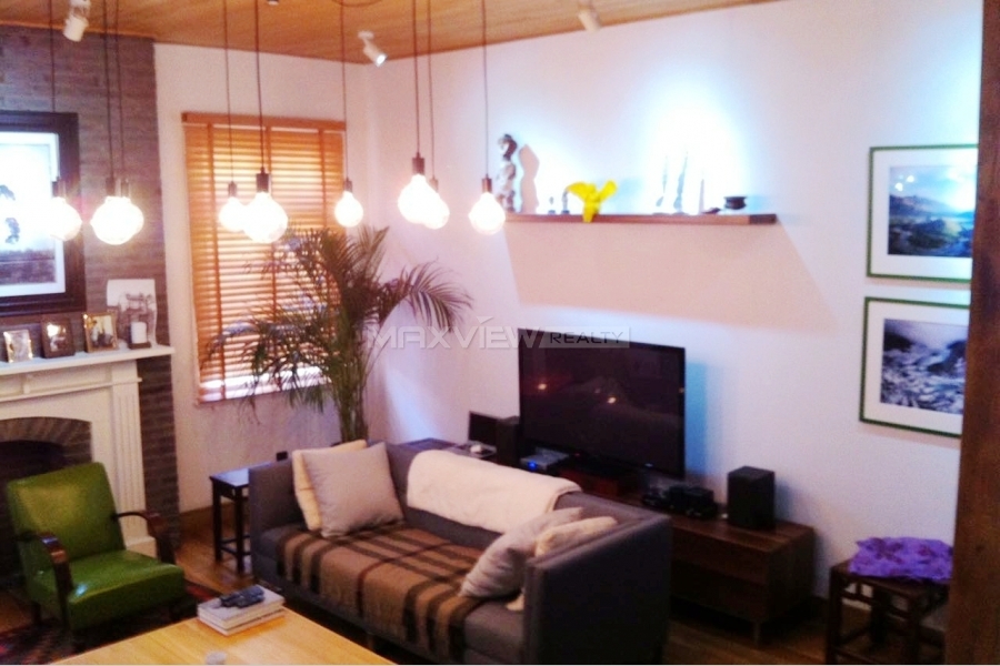 Old lane house for rent on Fuxing M Rd with private terrace 3bedroom 230sqm ¥45,000 SH017494