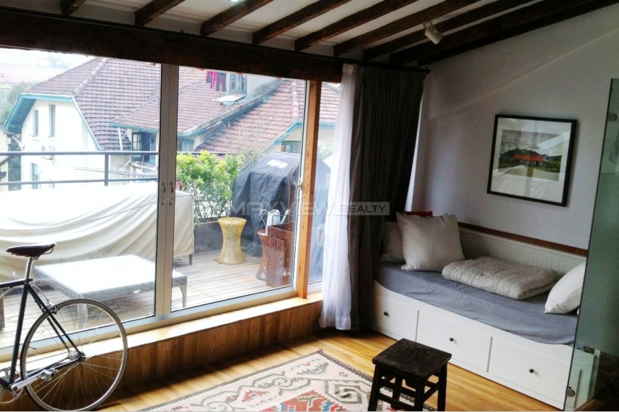 Old lane house for rent on Fuxing M Rd with private terrace 3bedroom 230sqm ¥45,000 SH017494