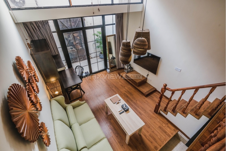 One bedroom loft with private yard for rent near Xintiandi  1bedroom 60sqm ¥16,000 SH017490