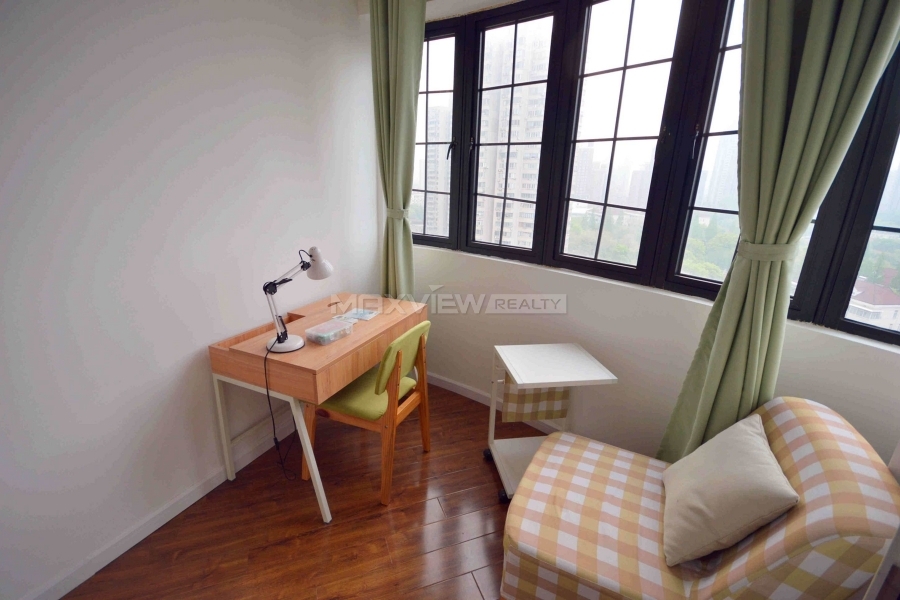 Old Apartment on Huaihai M. Road 4bedroom 180sqm ¥19,000 