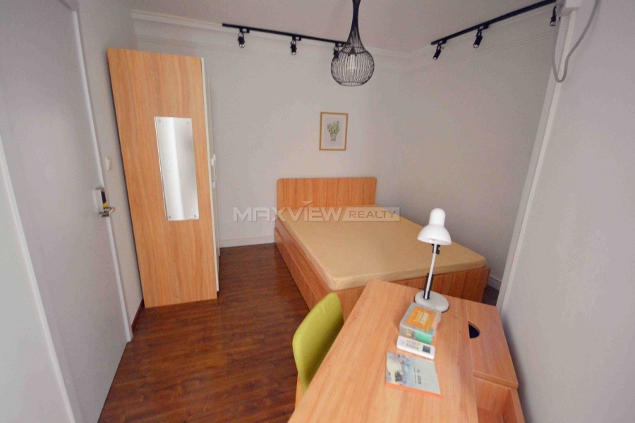 Old Apartment on Huaihai M. Road 4bedroom 180sqm ¥19,000 