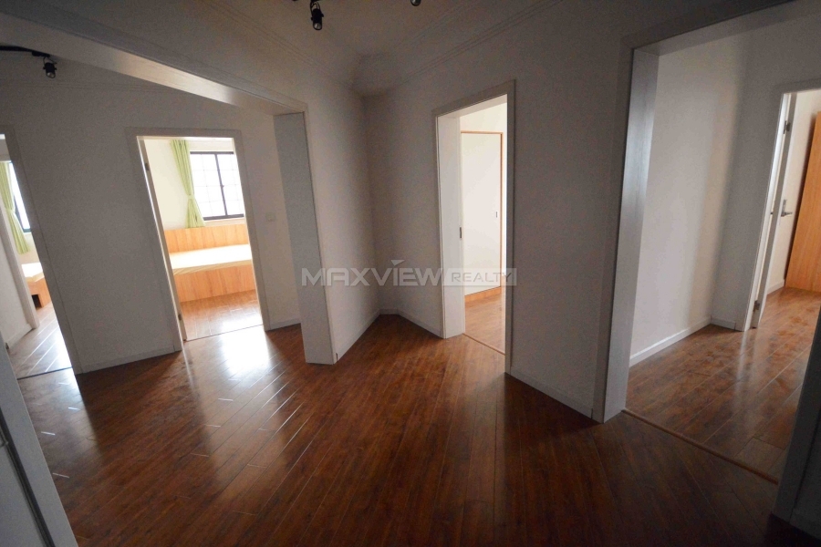 Old Apartment on Huaihai M. Road 4bedroom 180sqm ¥19,000 