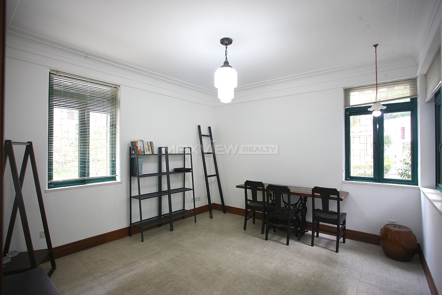 Old Apartment for rent on Yongfu Rd 2bedroom 95sqm ¥17,000 3D003