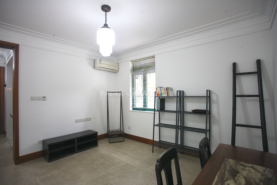 Old Apartment for rent on Yongfu Rd 2bedroom 95sqm ¥17,000 3D003