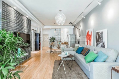 Shanghai old lanhouse rent on Huaihai W. Road 4bedroom 180sqm ¥33,000 SHR0057