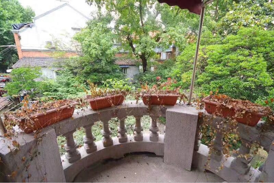 Shanghai Old Apartment on Fuxing M. Road 2bedroom 160sqm ¥25,000 SHR0111