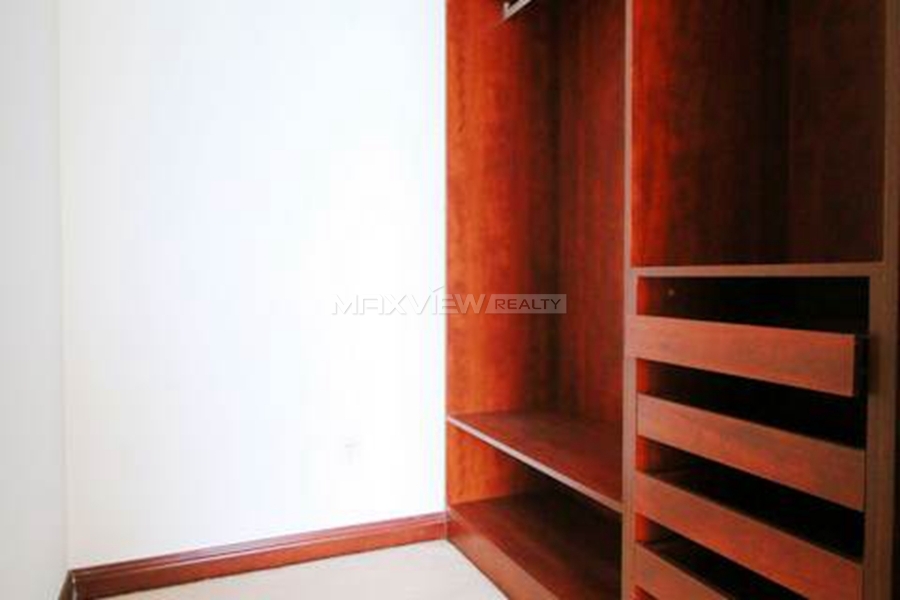 Apartment in Shanghai River House 3bedroom 300sqm ¥32,000 SHR0171