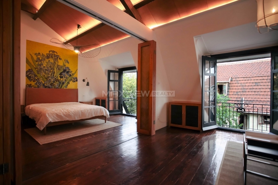 Old housr rent in Nanchang Road 1bedroom 60sqm ¥18,000 SH017761