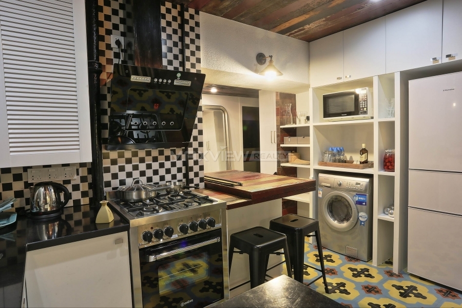 Rent a house in Shanghai on Huaihai Middle Road  2bedroom 75sqm ¥18,000 SH017218