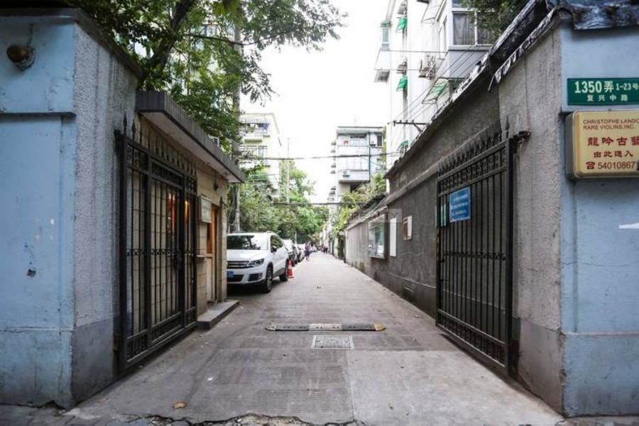 Old Apartment on Fuxing Middle Road 1bedroom 100sqm ¥18,000 SH017968