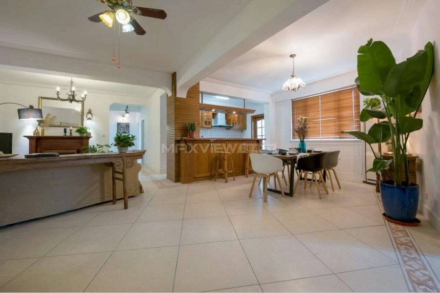Old Apartment on Taiyuan Road 4bedroom 200sqm ¥29,800 SH018183