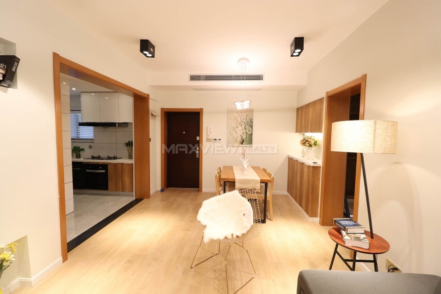 Old Apartment on Jiaozhou Road 2bedroom 125sqm ¥21,800 