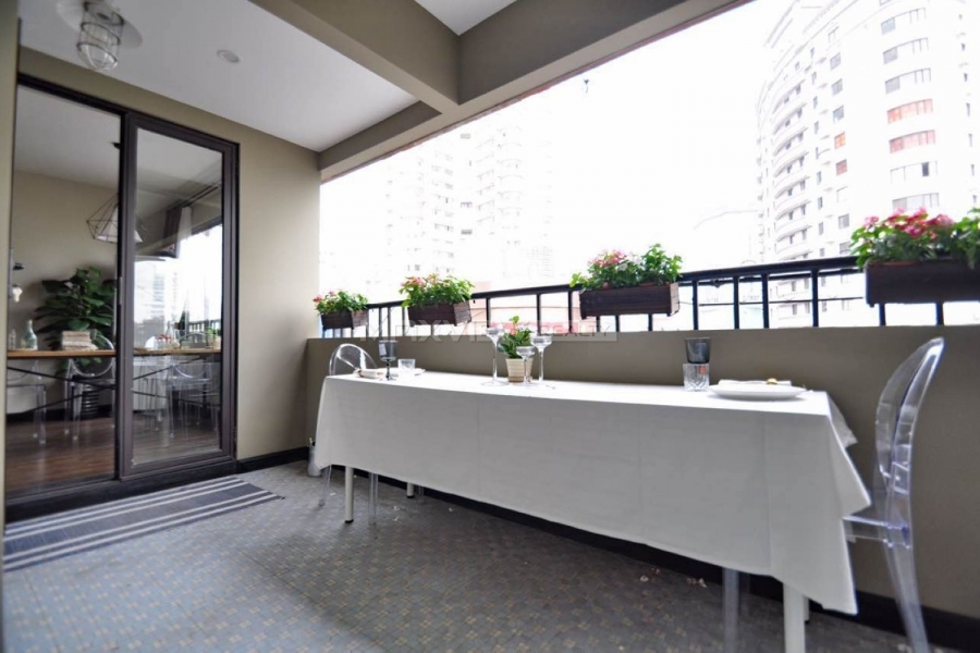 Old Apartment On Yuyuan Road 3bedroom 140sqm ¥25,000 PRY0073