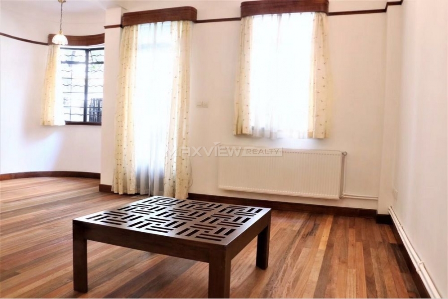 Old Apartment on Nan Chang Road 5bedroom 300sqm ¥55,000 L00528