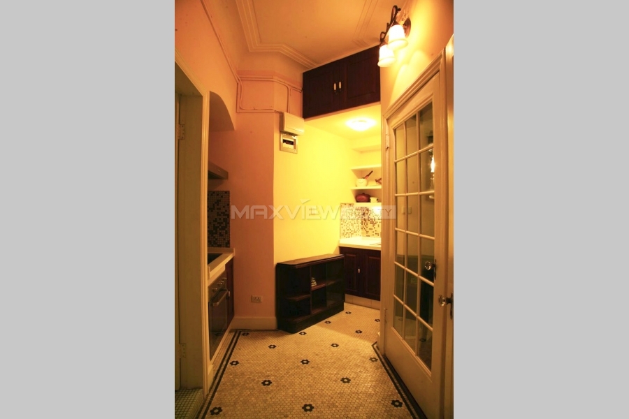 Old Apartment on Fuxing Middle Road 1bedroom 110sqm ¥20,000 PRS67