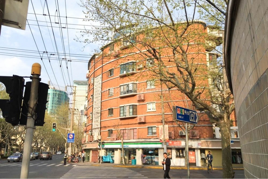 Old Apartment on Beijing West Road 3bedroom 160sqm ¥31,800 PRS235