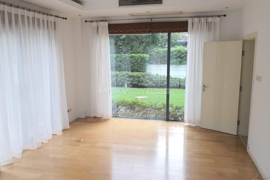 Lakeside Ville 4bedroom 380sqm ¥38,000 PRY1021