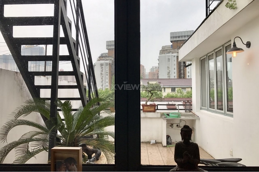 Lane House on Shaoxing Rd with Floor Heating and Private Terrace 2bedroom 130sqm ¥26,800 PRY1025